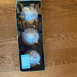 Tommy Bahama Iridescent Glass Ornament Set